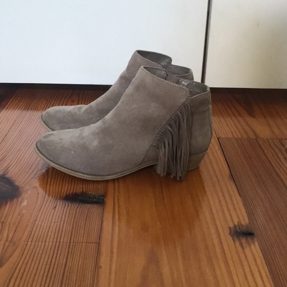 Girls ankle boots with fringe - Picture 2 of 3